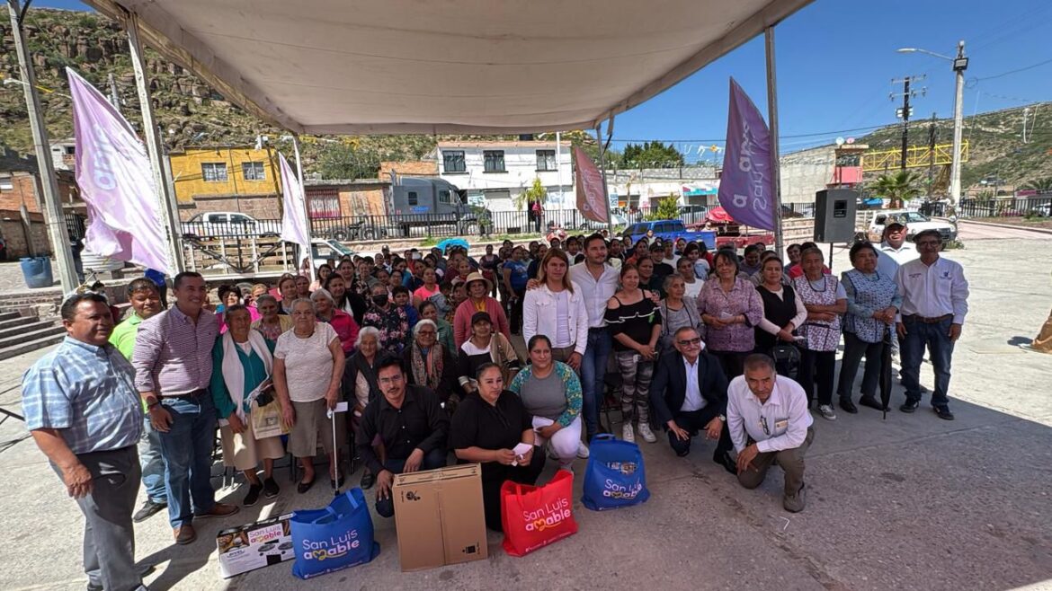 Los programas “Bienestar en Familia” y “Tu Casa Amable” llegan al Ejido Escalerillas, beneficiando a 190 familias de comunidades rurales