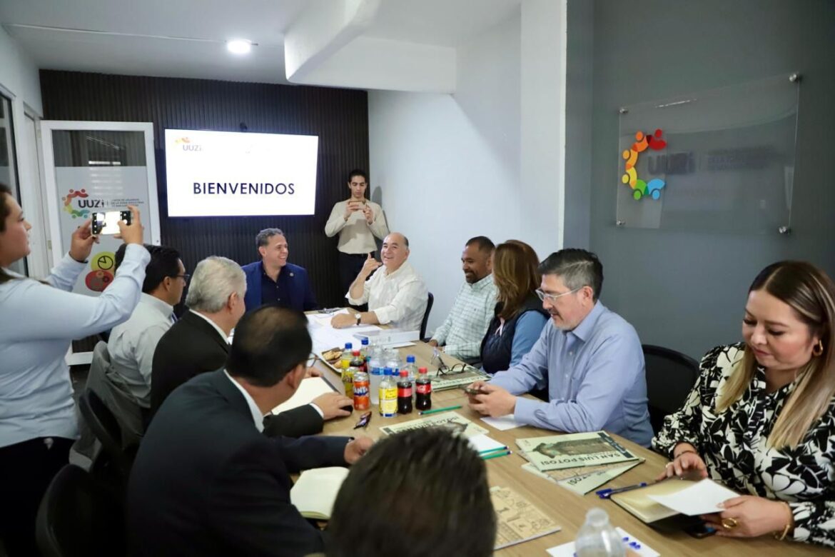 Alcalde Enrique Galindo acuerda con sector empresarial atender necesidades y rehabilitación vial para la la Zona Industrial