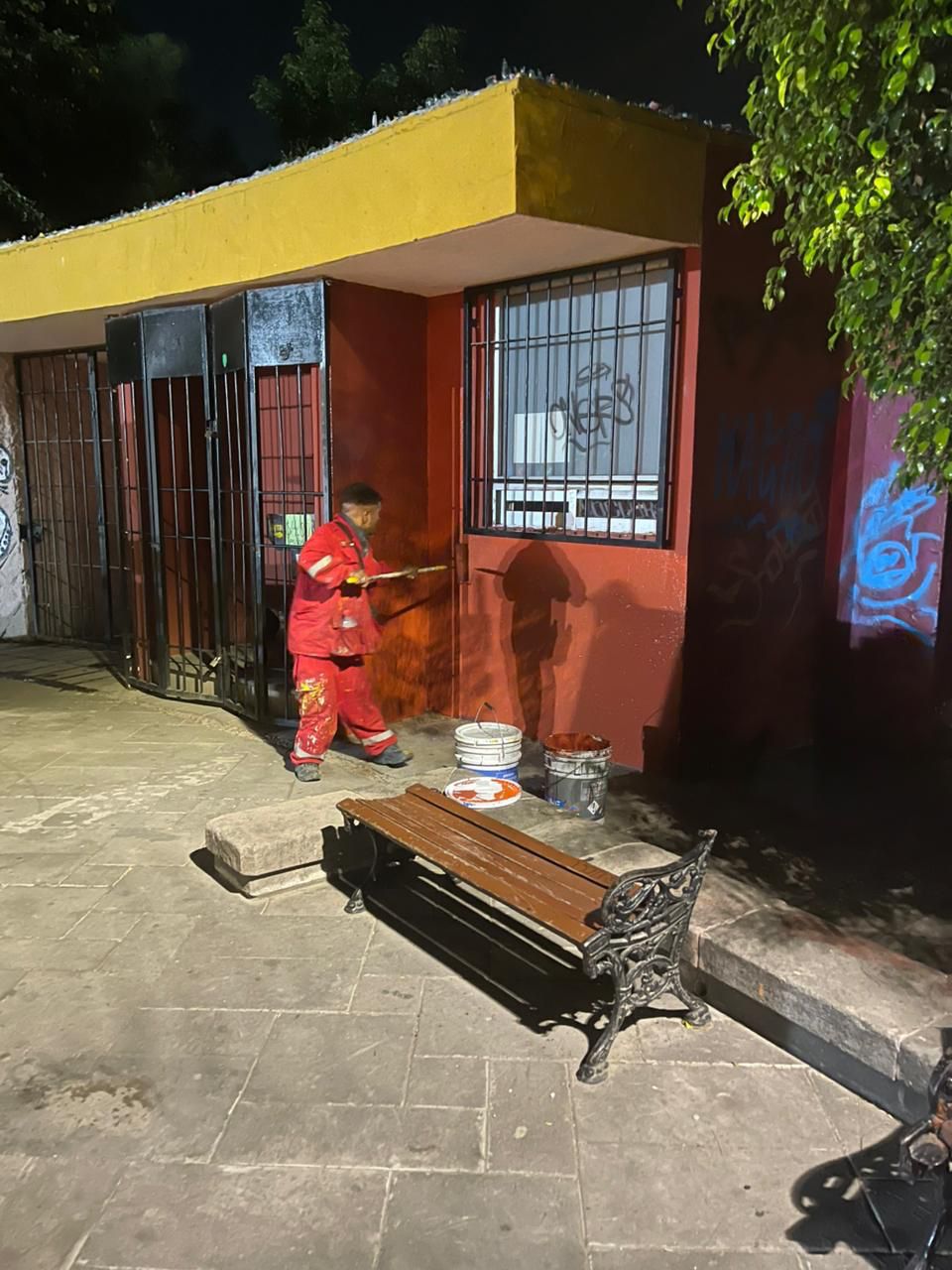 Gobierno de la Capital da mantenimiento integral a la plaza y atrio del templo El Saucito