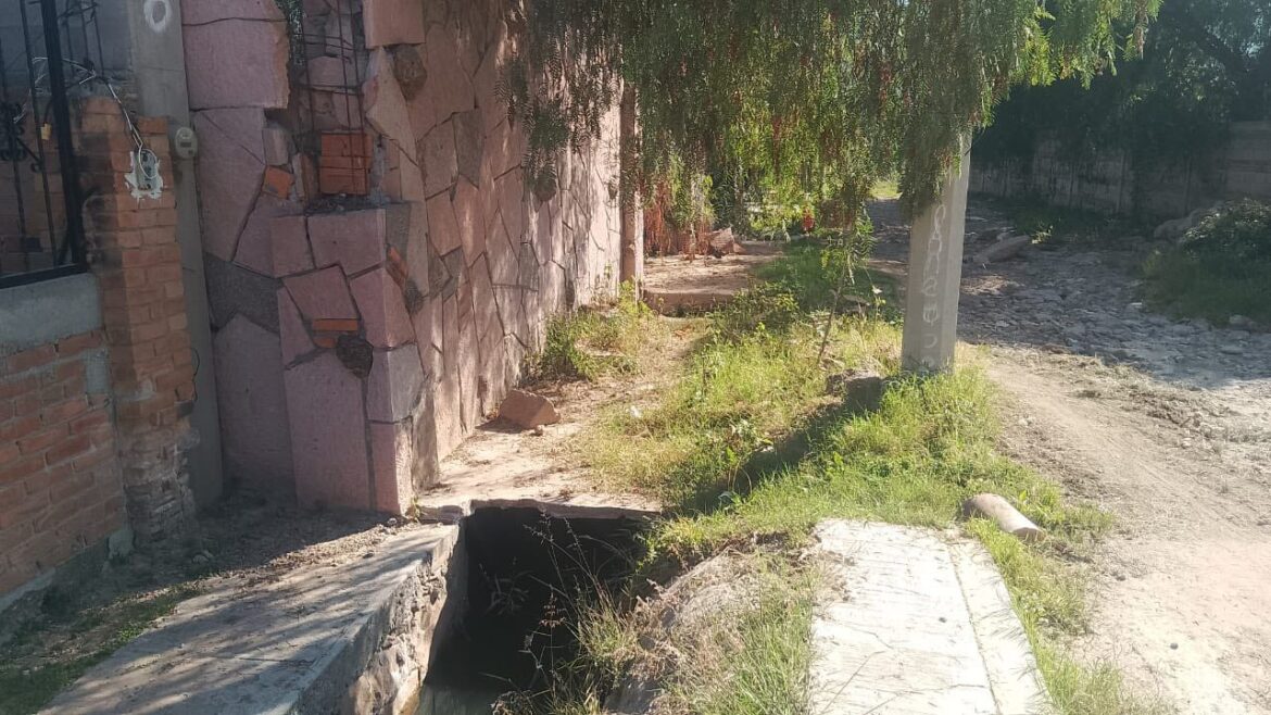 Gobierno de la Capital supervisa funcionamiento de drenaje sanitario en la localidad Arroyos en Delegación La Pila