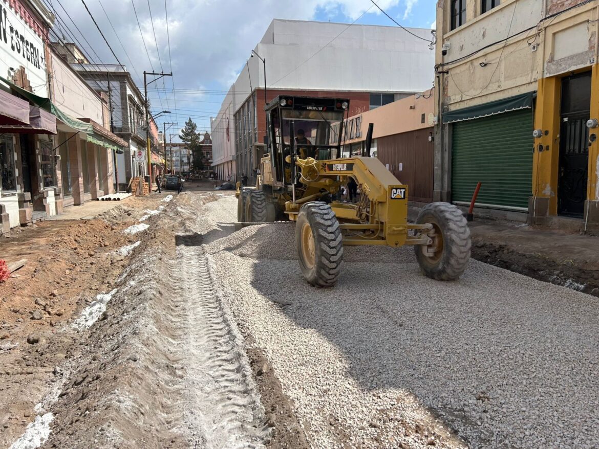 El Gobierno de la Capital avanza en Julián de los Reyes con labores que preparan el terreno para su próxima pavimentación
