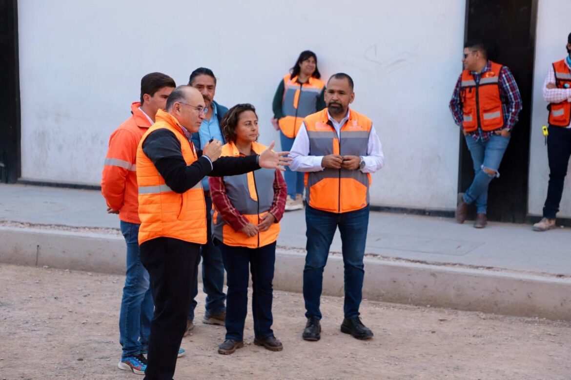 Avanzan trabajos de Julián de los Reyes, Alcalde Galindo supervisa obra