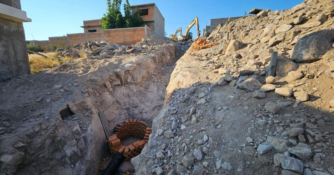 Gobierno de la Capital avanza en la modernización hidrosanitaria de la colonia El Peñascal, con nuevas redes de agua y drenaje