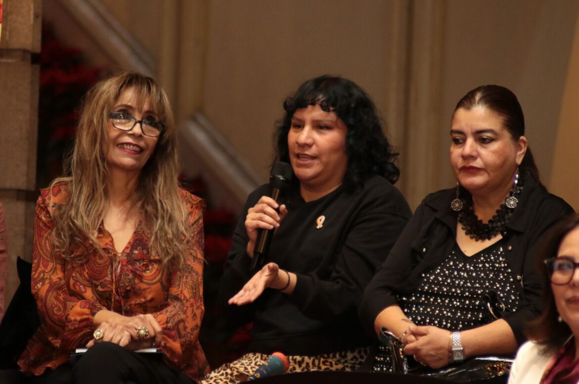 CONVERSATORIO “CORRESPONDENCIAS: LA FORMA DEL VERBO” REÚNE A CREADORAS POTOSINAS Y A ANA CLAVEL EN EL FESTIVAL LETRAS EN SAN LUIS