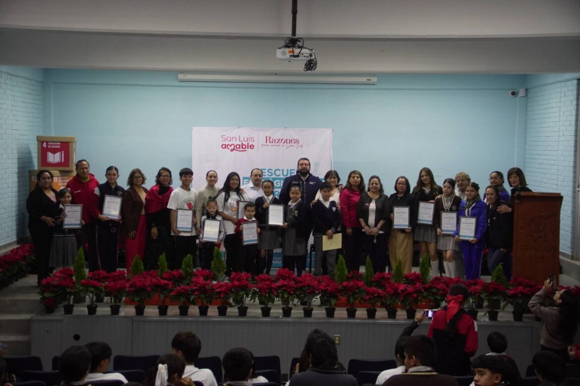 Ayuntamiento de SLP reconoce a escuelas por su compromiso con el medio ambiente