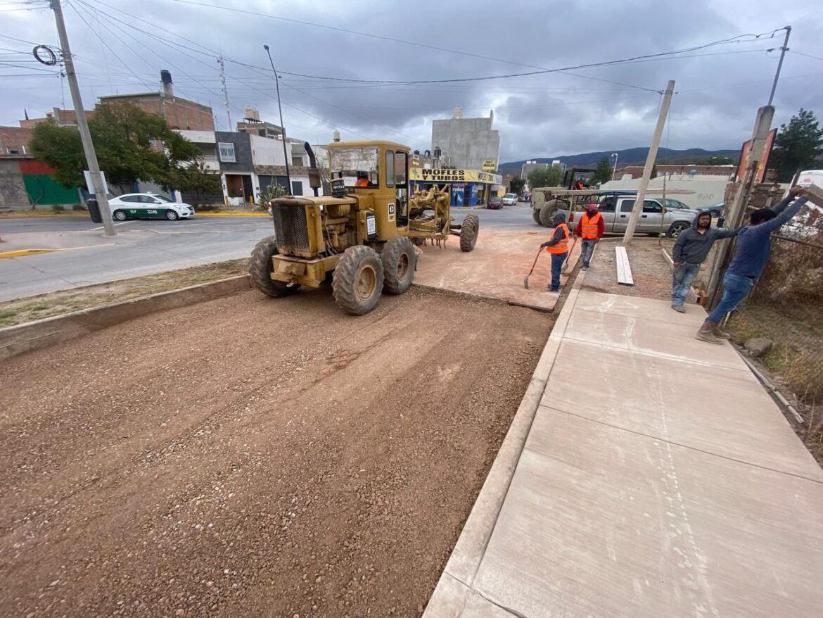 Gobierno de la Capital comienza la etapa final de la obra de Luis Botello: inicia la colocación del pavimento de concreto