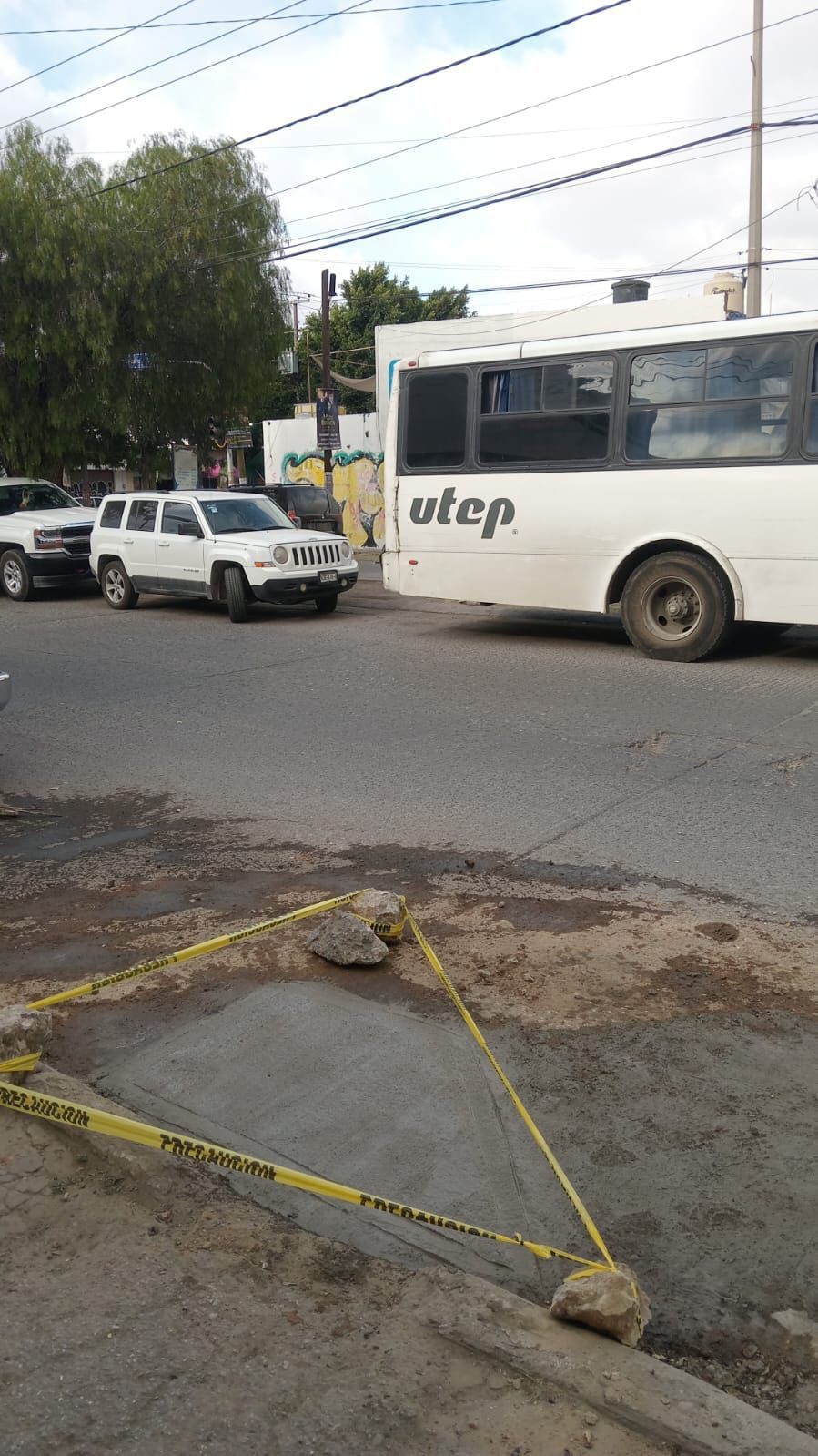 INTERAPAS realiza trabajos de bacheo en Av. Ricardo B. Anaya y Circuito Oriente