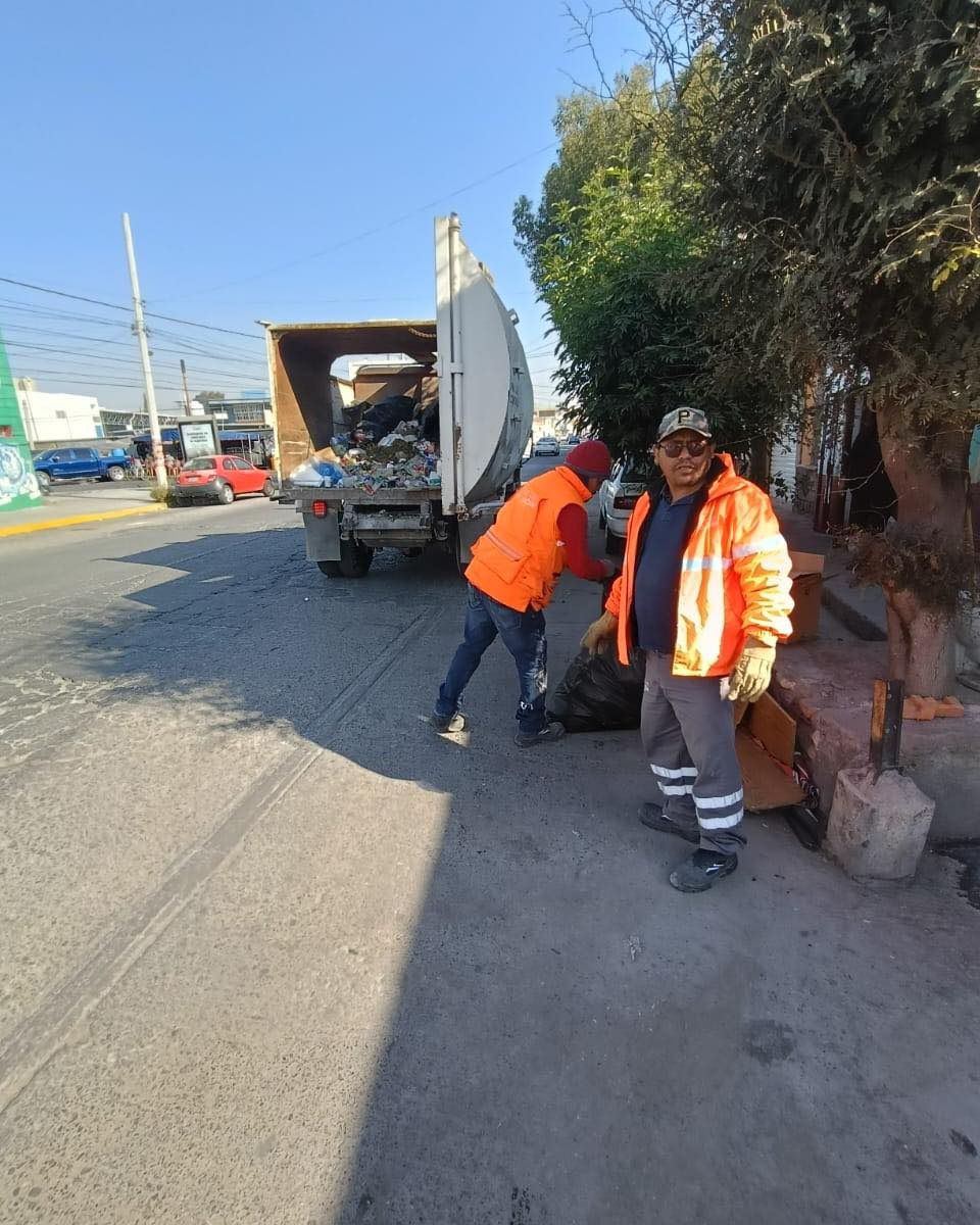 Avanza limpieza integral en vialidades del norte de la ciudad