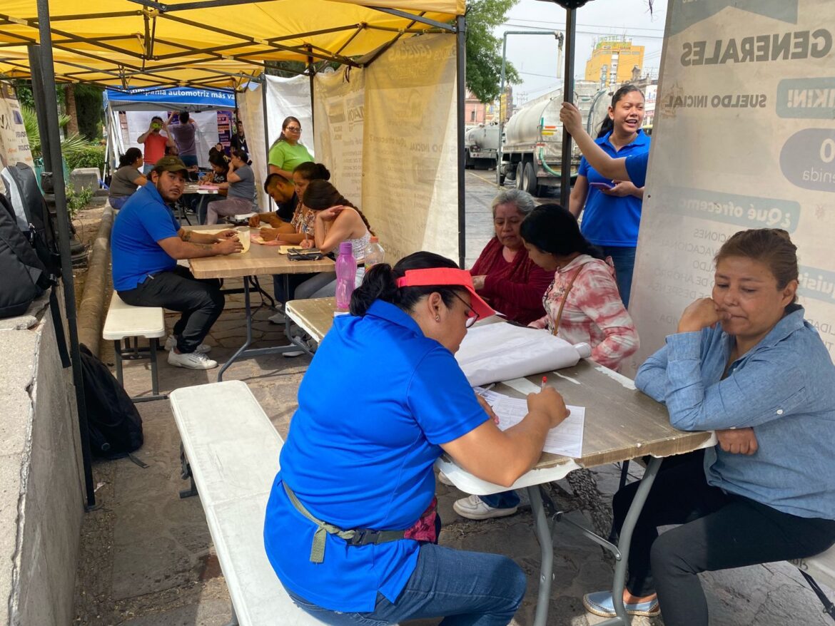 Gobierno de la Capital fomenta la colocación laboral de miles de personas