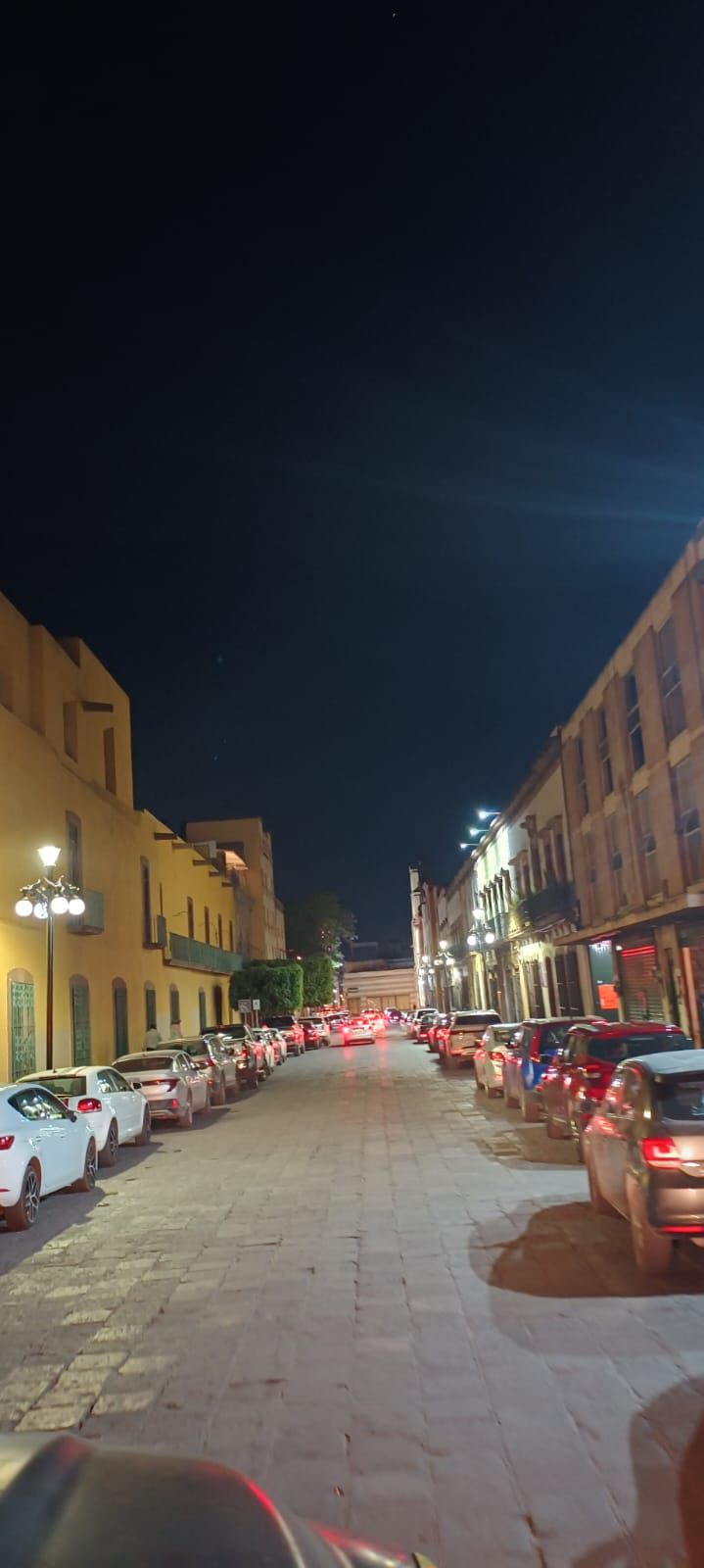 Restablecen servicio de alumbrado tras fallas eléctricas en el Centro y avenida 20 de Noviembre